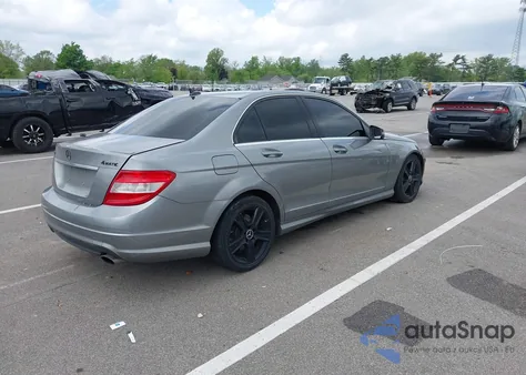 2011 Mercedes-Benz C 300 Luxury 4Matic/Sport 4Matic из США, поврежденный, VIN WDDGF8BBXBR180876